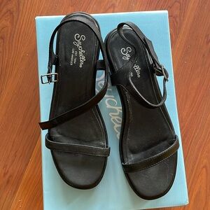 Seychelles black heeled sandals